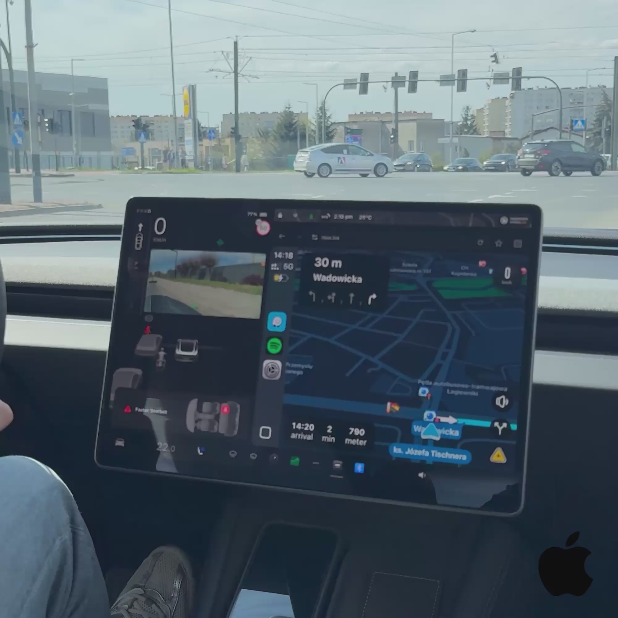 RaumBox Tesla CarPlay